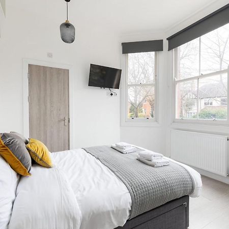 The Anson Hotel - Conveniently Located Sweet Space Near Transportation Stations London Exterior foto