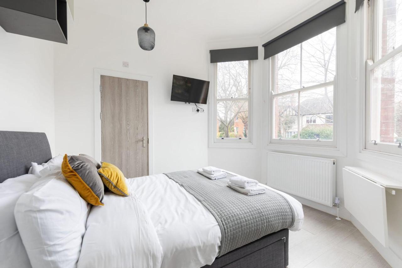 The Anson Hotel - Conveniently Located Sweet Space Near Transportation Stations London Exterior foto